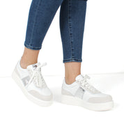 Damen Weiße Sneaker mit Metallic-Akzent (115-20604)