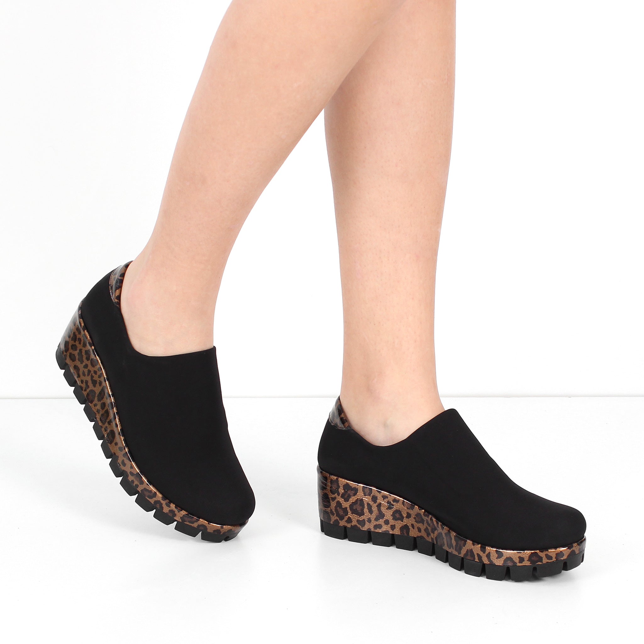 Damen Plateau-Slipper – Schwarz mit braunem Leo-Muster (317-401)
