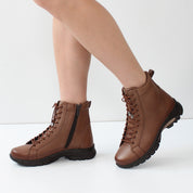 Damen Walnussbraune Leder-Stiefeletten mit flacher Sohle (727-28602)