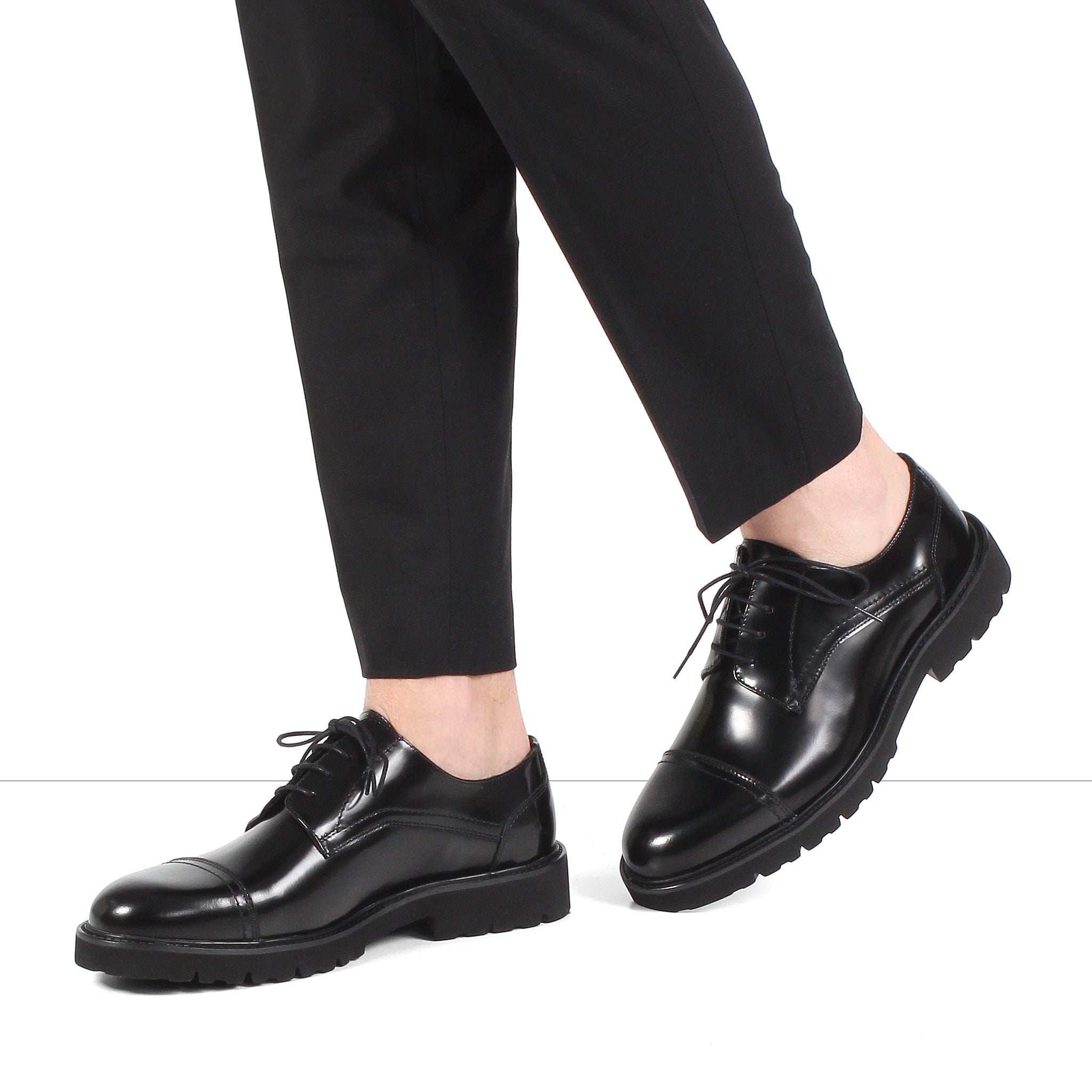 Herren Derby-Schuhe aus schwarzem Glanzleder mit Kappnaht und EVA-Sohle (395-2888)