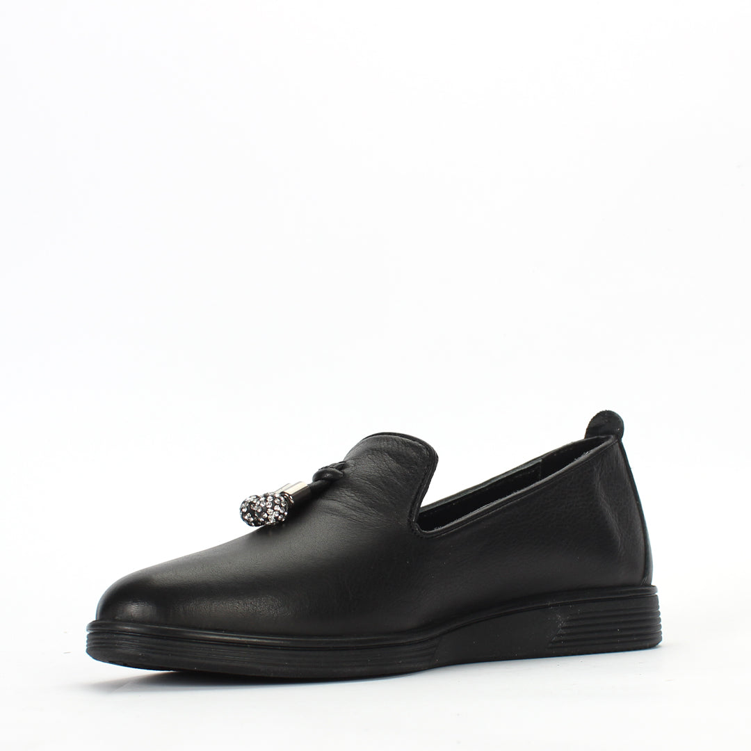376-20415 Black Loafers