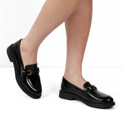 Damen Schwarze Lackleder Loafer mit Stilvollem Akzent (494-25824)