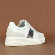 Damen Weiße Sneaker mit Metallic-Akzent (115-20604)