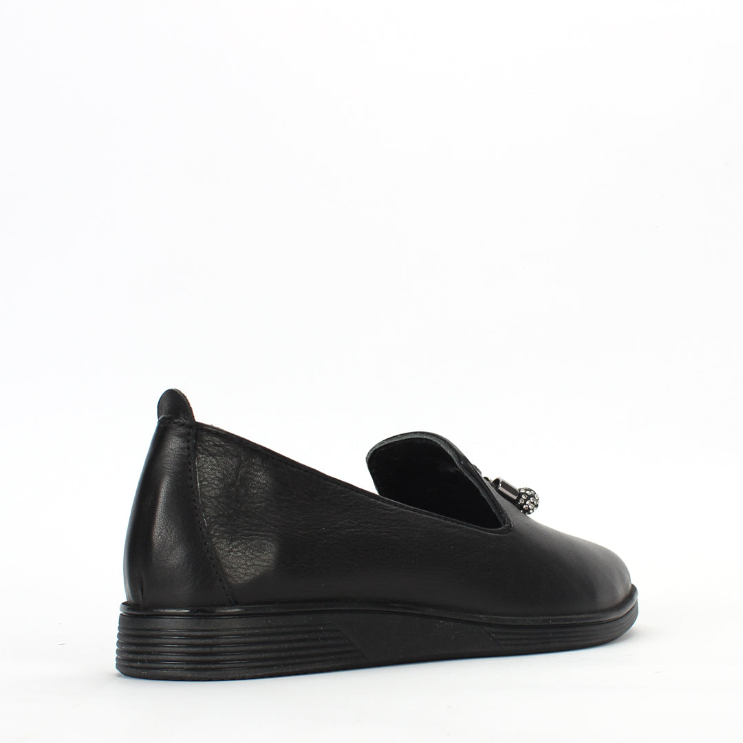 376-20415 Black Loafers
