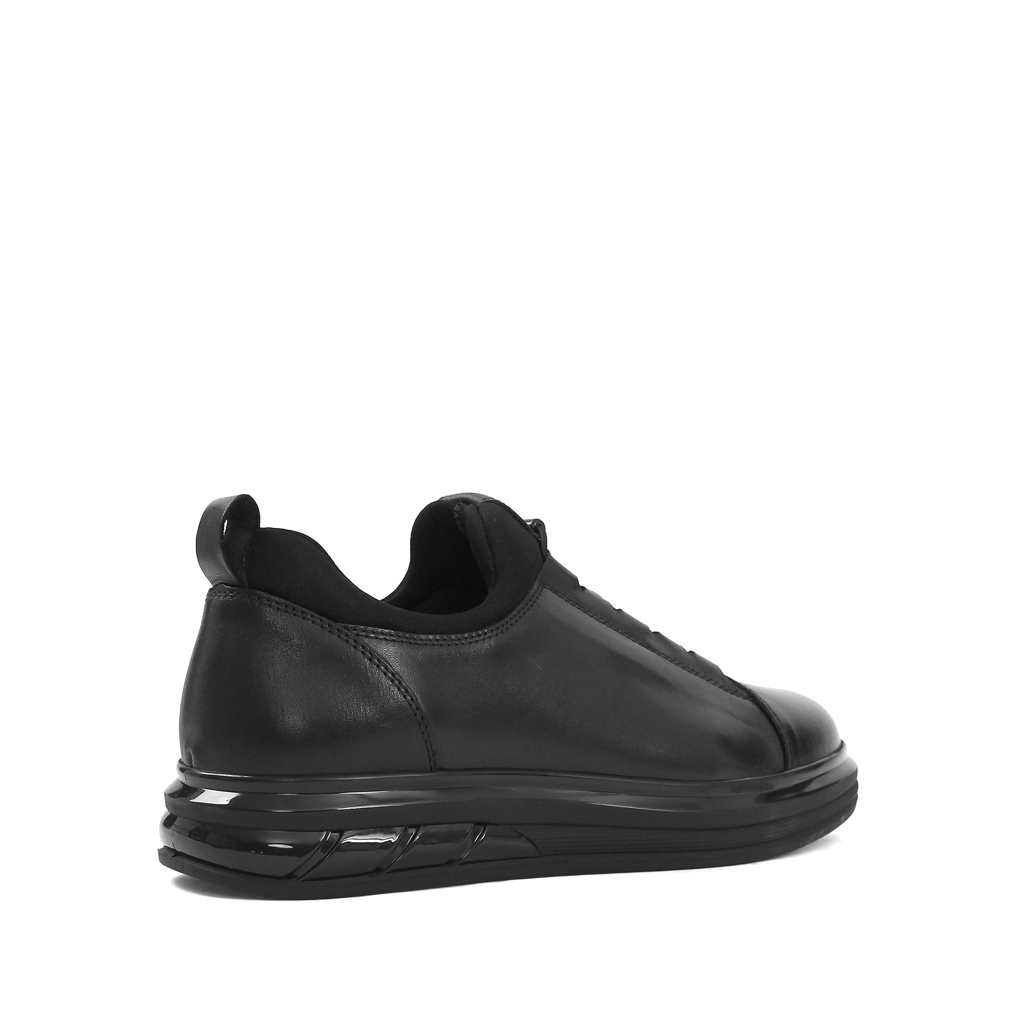Herren Low-Top Sneaker aus schwarzem Leder mit elegantem Design (691-3441)