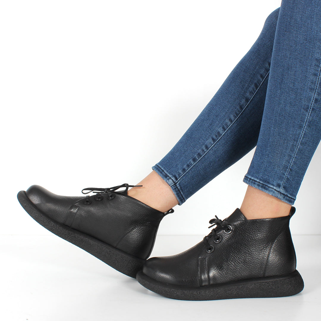 Damen Schwarze Lederstiefel mit Flacher Sohle (687-21910)
