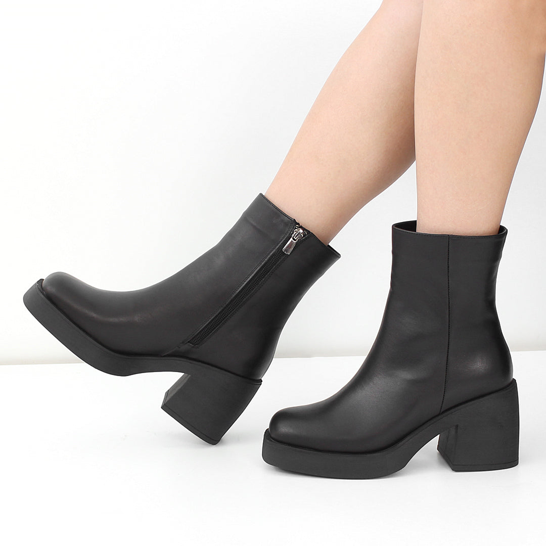 Damen Schwarze Lederstiefel mit Blockabsatz (720-27426)