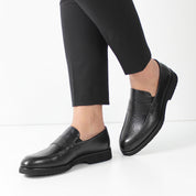 Men's Black Leather Loafers with Sleek Design (747-4511)